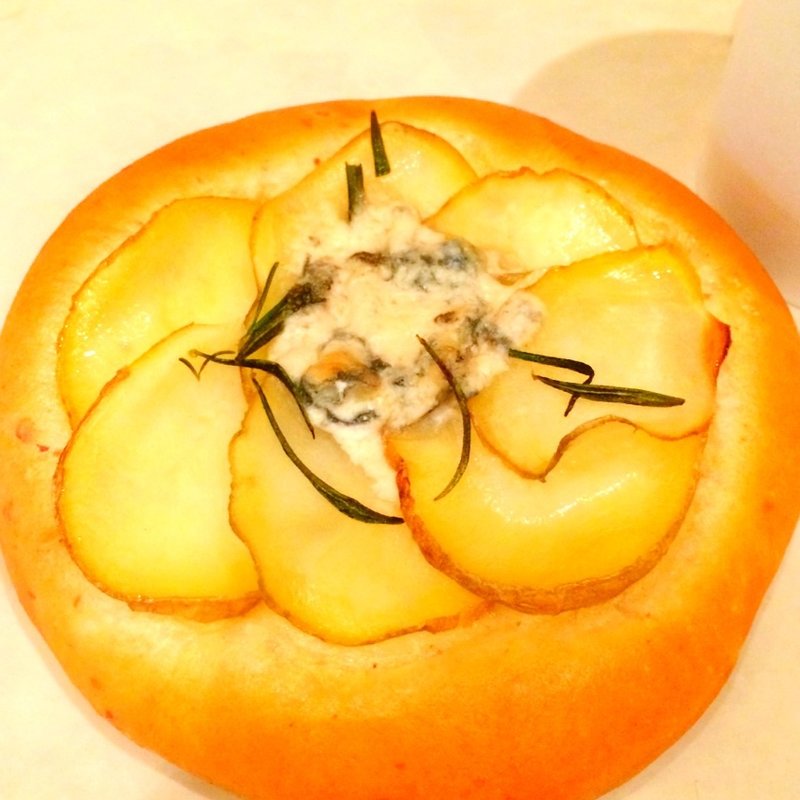 じゃがいもとブルーチーズのフォカッチャ(ヒルサイドパントリー代官山)