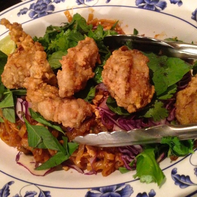 Crispy Oyster & Bacon Pad Thai(Talde)