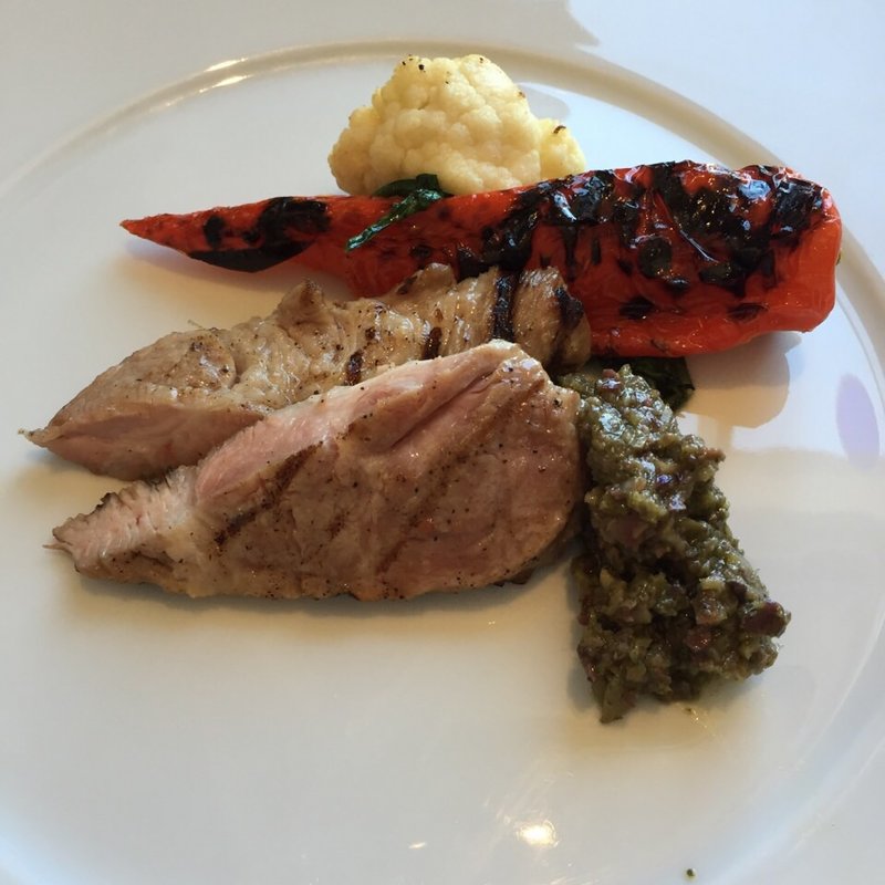 肩ロースのグリル(MAIN DINING by THE HOUSE OF PACIFIC)