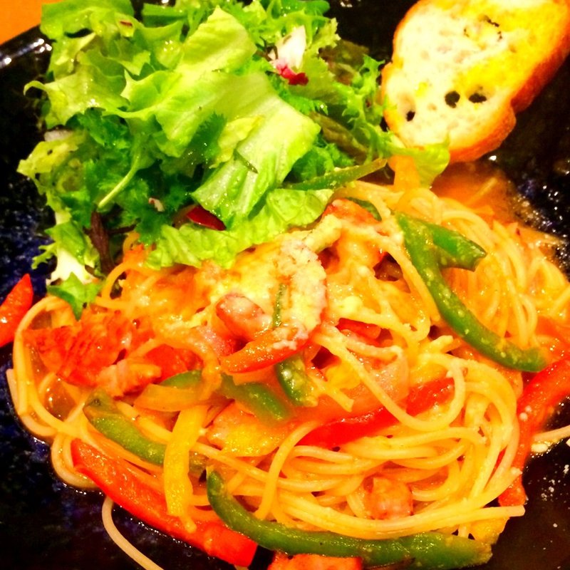 鳥越農園から届いた完熟トマトケチャップのナポリタン(スパイラルカフェ （Spiral Cafe）)