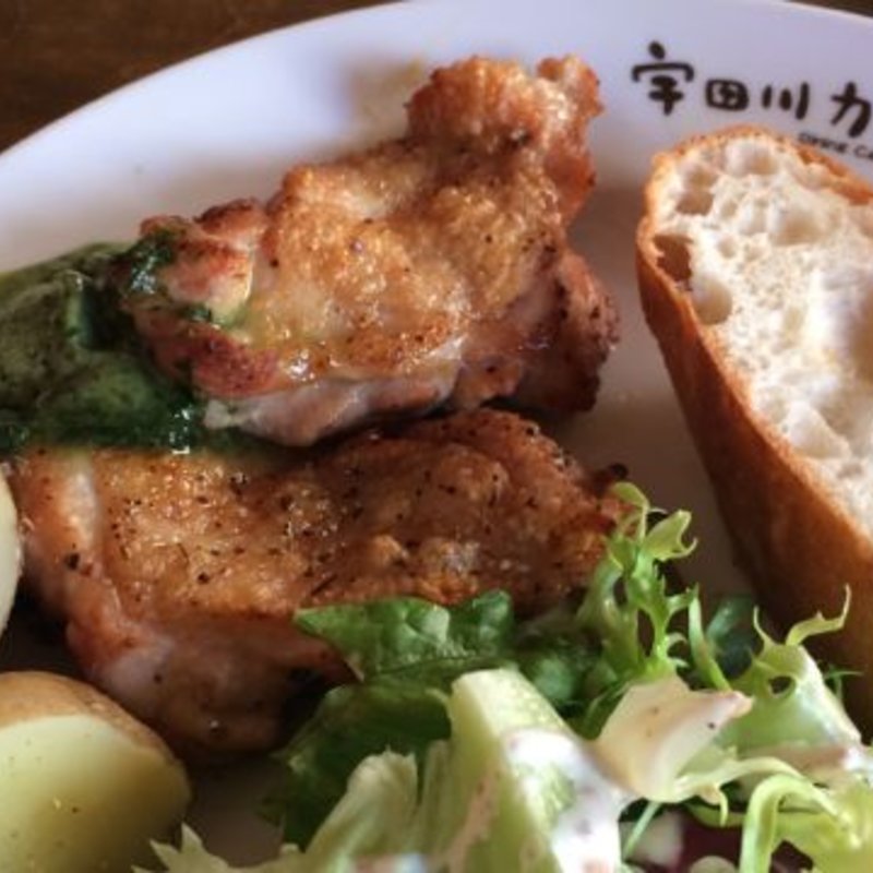 グリルチキンのハーブソース添え(宇田川カフェ Suite)