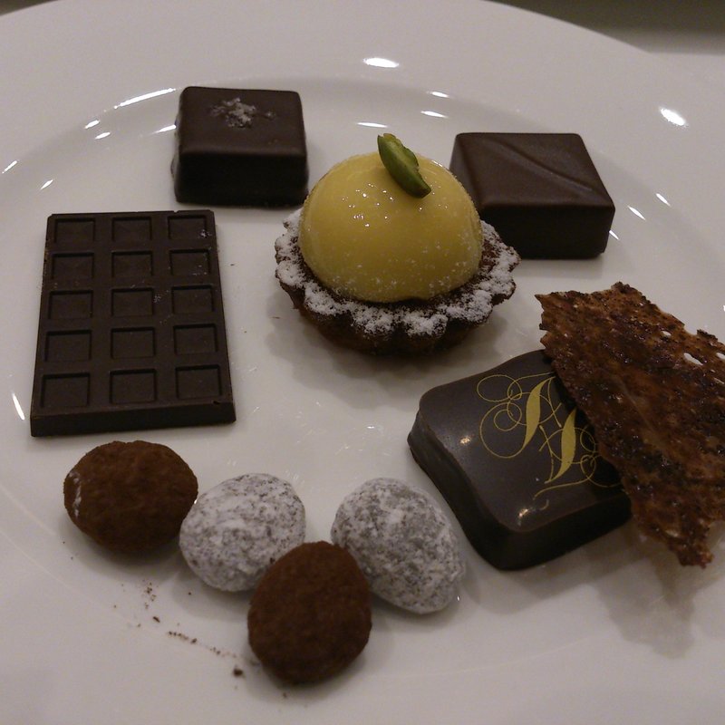 小菓子とショコラ(エメ・ヴィベール)