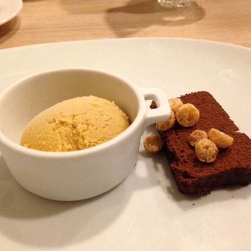  リンゴとキャラメルのジェラート・チョコのテリーヌ(セルサルサーレ （sel sal sale）)