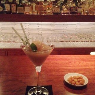 桃のフローズンカクテル(ザ・コモン・ワン・バー・キョウト （The Common One Bar Kyoto）)