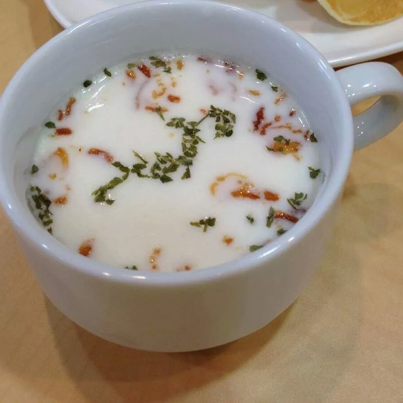 ミルクコンソメスープ(まるにこ)