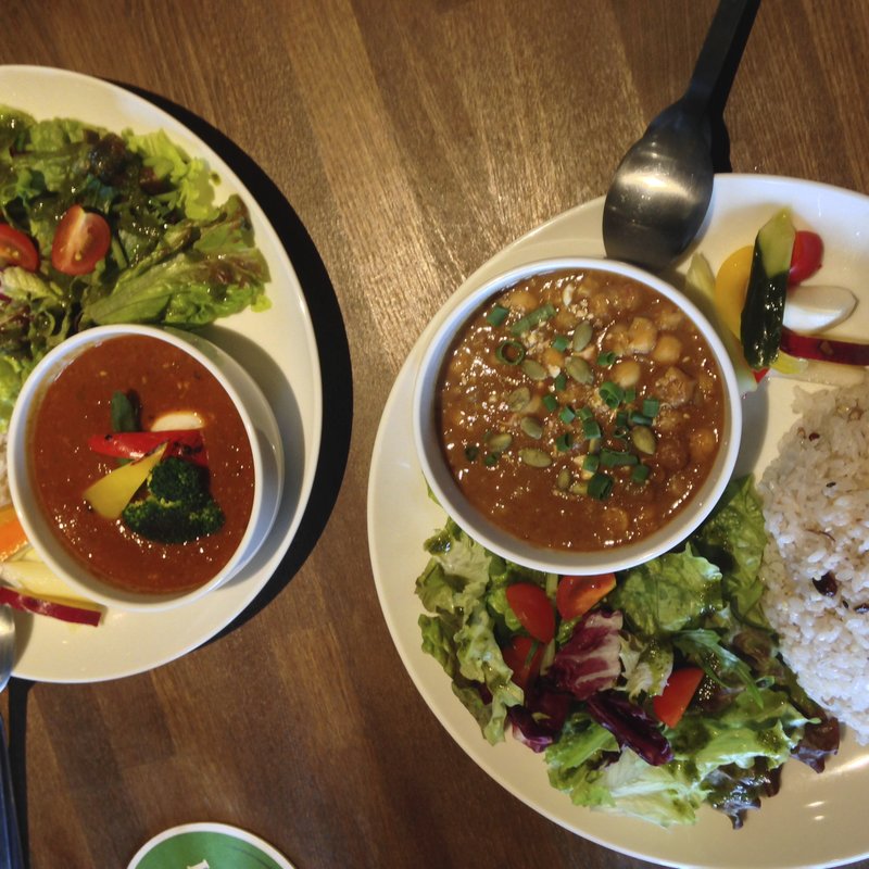 野菜カレーのプレート(グリーンマンゴー)