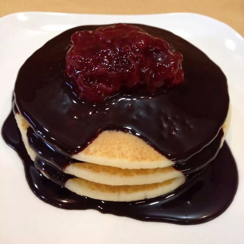 バターミルクパンケーキにチョコソース(まるにこ)