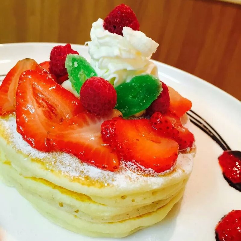 いちごのパンケーキ(まるにこ)