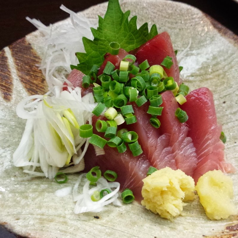 生本まぐろ刺(居酒屋 山心)