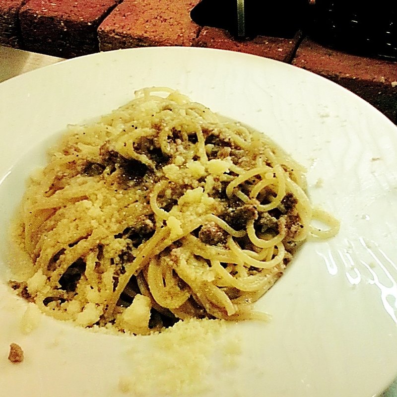 挽肉とブラックペッパー、パルミジャーノチーズのスパゲティ(Firebird)