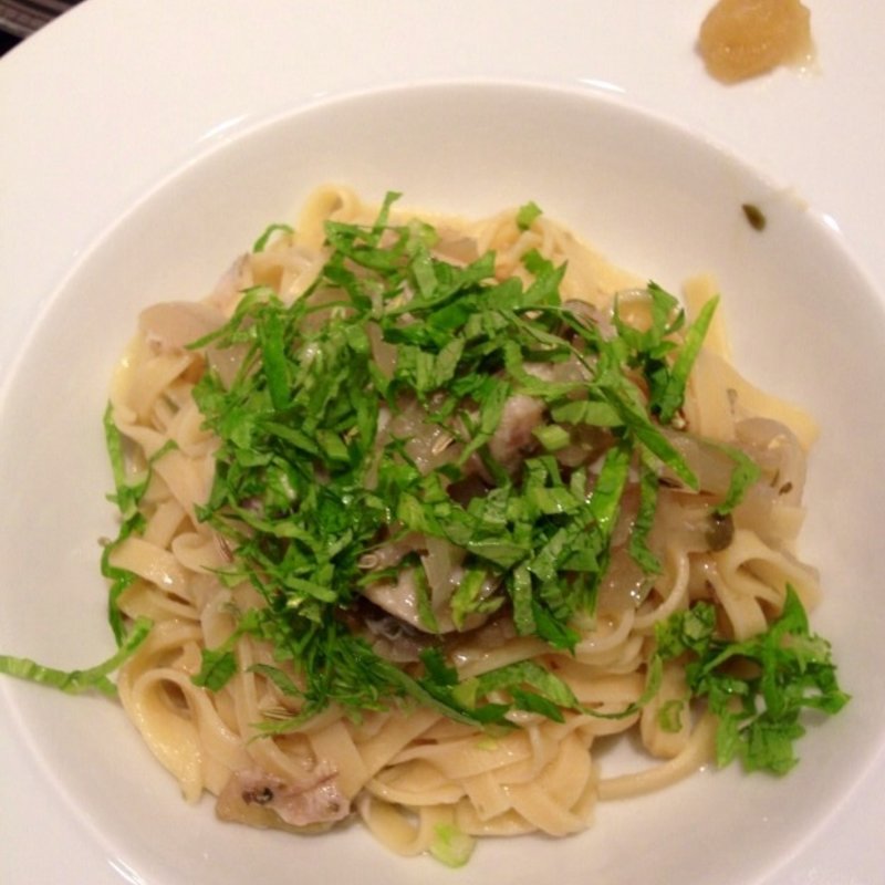 自家製ツナの玉葱ソースのタリアテッレ(BACARI da PORTA PORTESE)