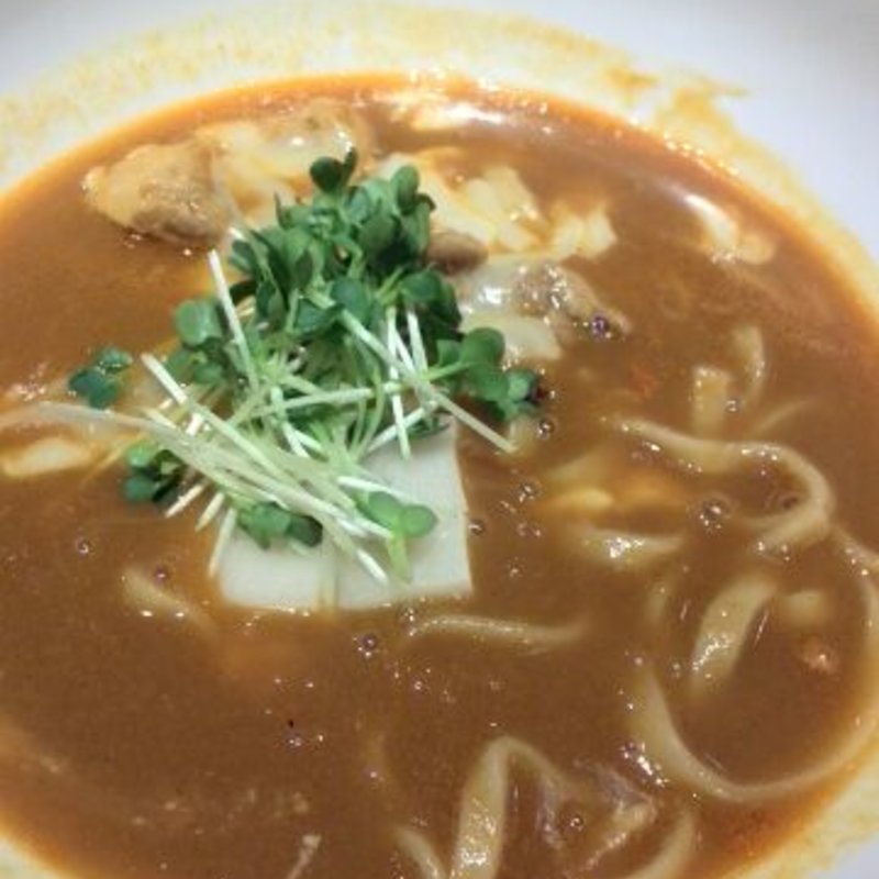 チーズとおもちのカレーパスタ(めん、色いろ。いつでも、おやつ。 武蔵小杉)