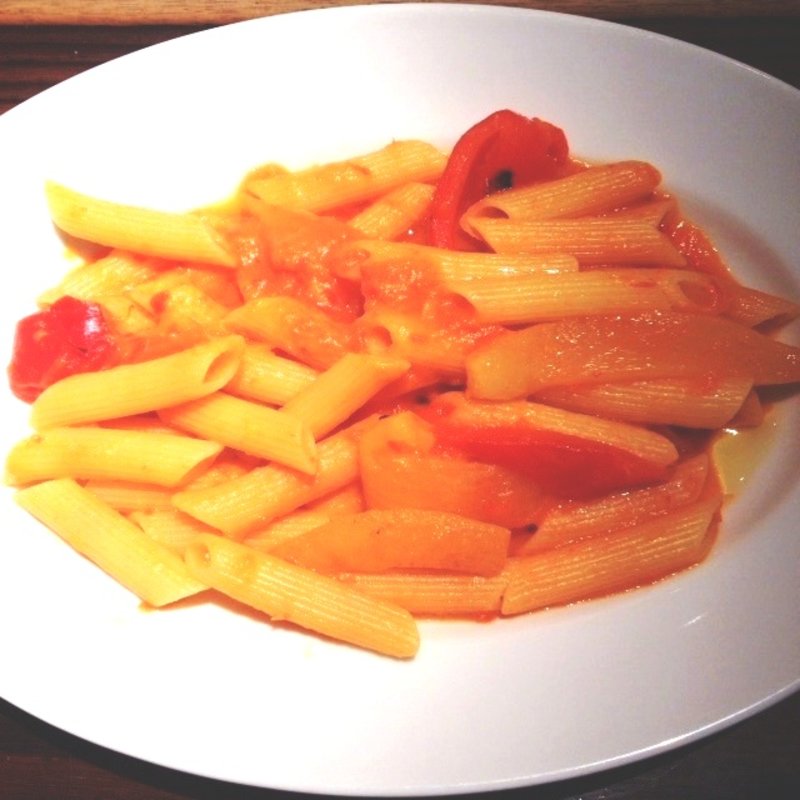 パプリカのペンネ(VINORIO)