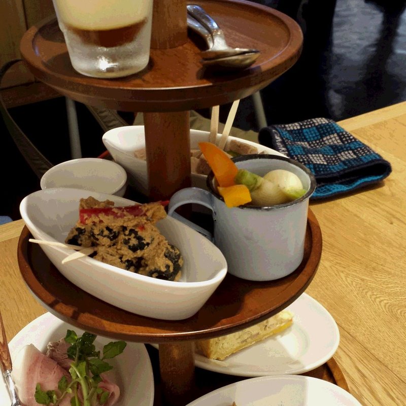 タパス前菜の盛り合わせ(TarTarT（タルタート）)