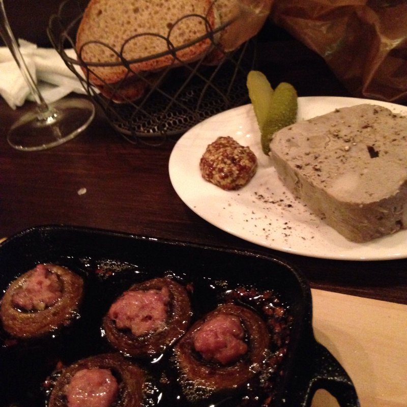 ワイン泥棒なマッシュルーム(シャンパンバル「ヌメロサンク」)