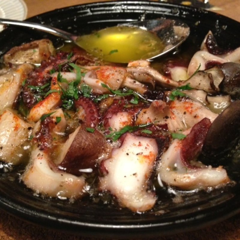 地蛸と茸のアヒージョ(フジマル （FUJIMARU）)