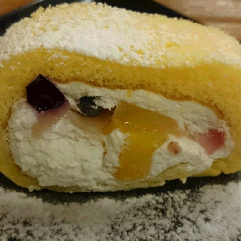 京ろーる　6種のフルーツ(小川珈琲 京都駅中央口店 （オガワコーヒー）)