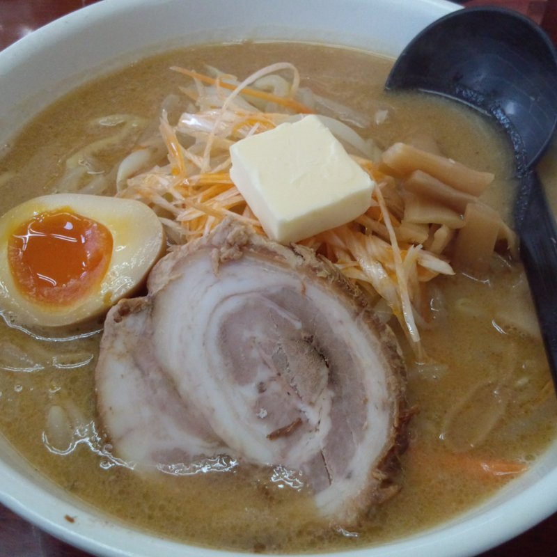 札幌とろ味噌らーめん ＋ バター (らーめん美春 桜川店)