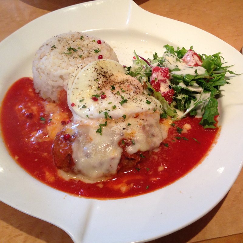 トマトチーズハンバーグ(MAPLE CAFE)