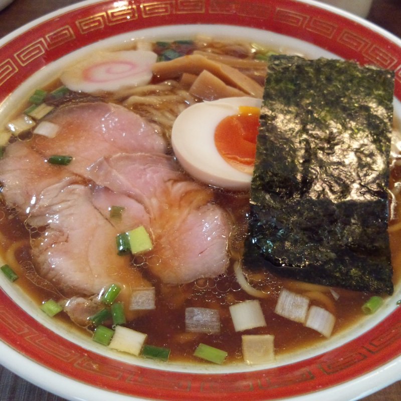 ラーメン(ネオ中華そばの店・拉麺いさりび)