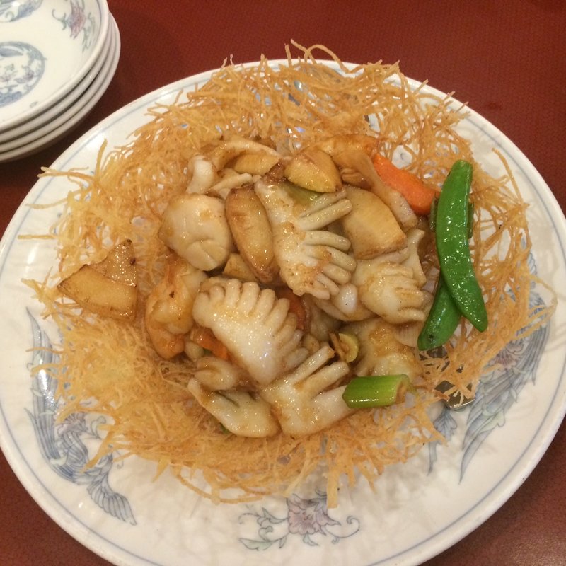 海鮮炒めの巣盛り(名菜楼)