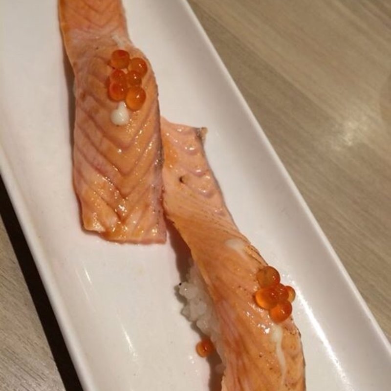 炙りサーモン(梅丘 寿司の美登利 銀座店)