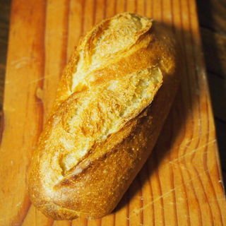 長時間発酵のフランスパン（ミニサイズ）(カタネベーカリー)