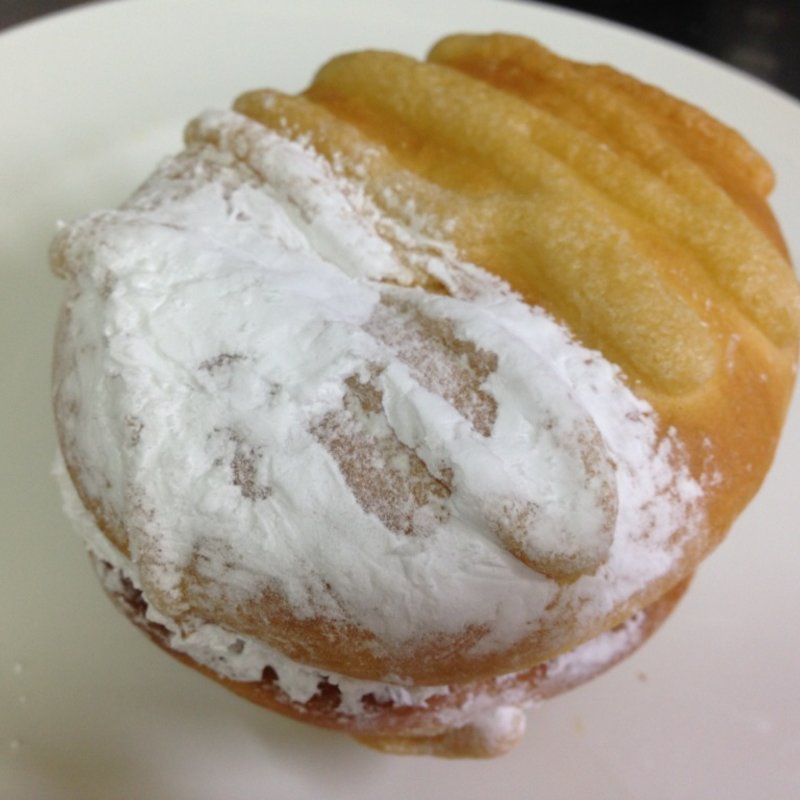 ブッセ風ホイップサンド(パンタジー　我孫子店)