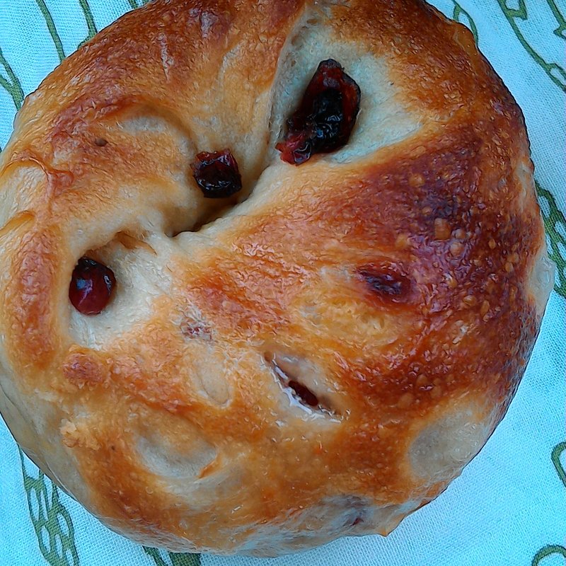 クランベリーホワイトチョコレート(白山ベーグル越谷大袋店)