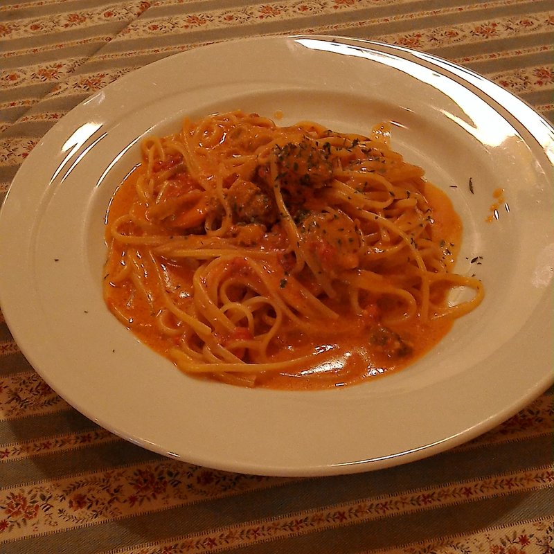 ウニとホタテのトマトクリームソースランチ(イタリア酒場　ココチーノバル)