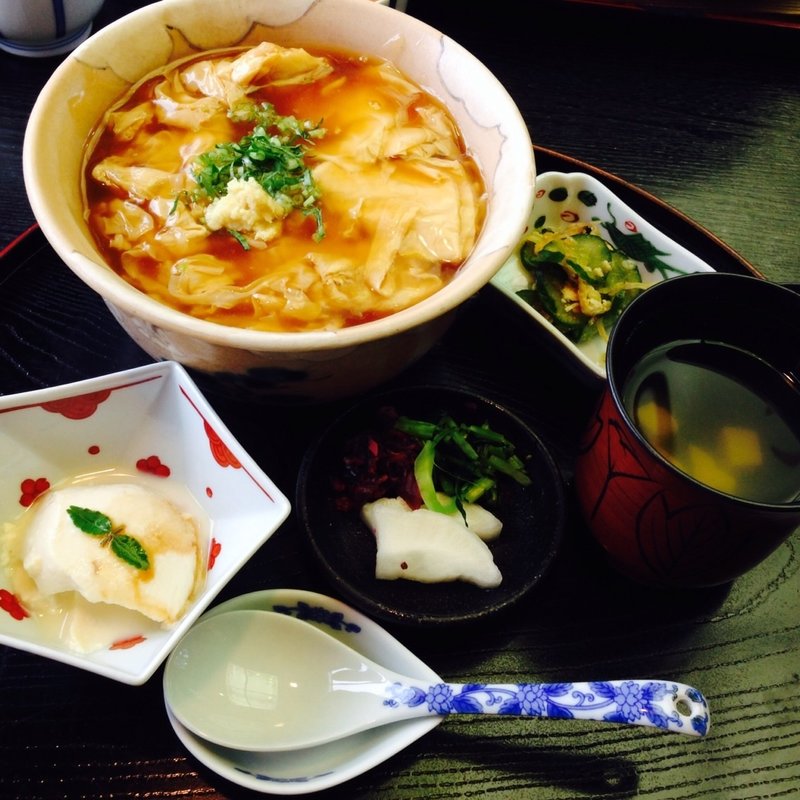 湯葉丼(とようけ茶屋 （とようけちゃや）)