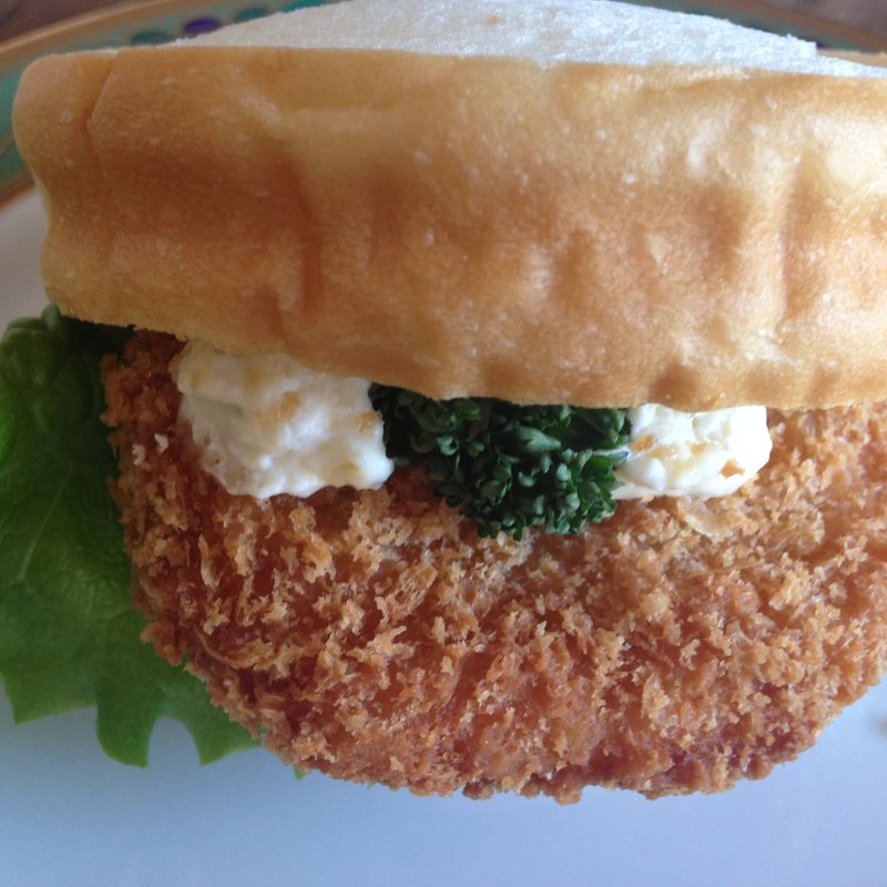 海老カツバーガー(ブーランジェリーユイ 藤沢本店)