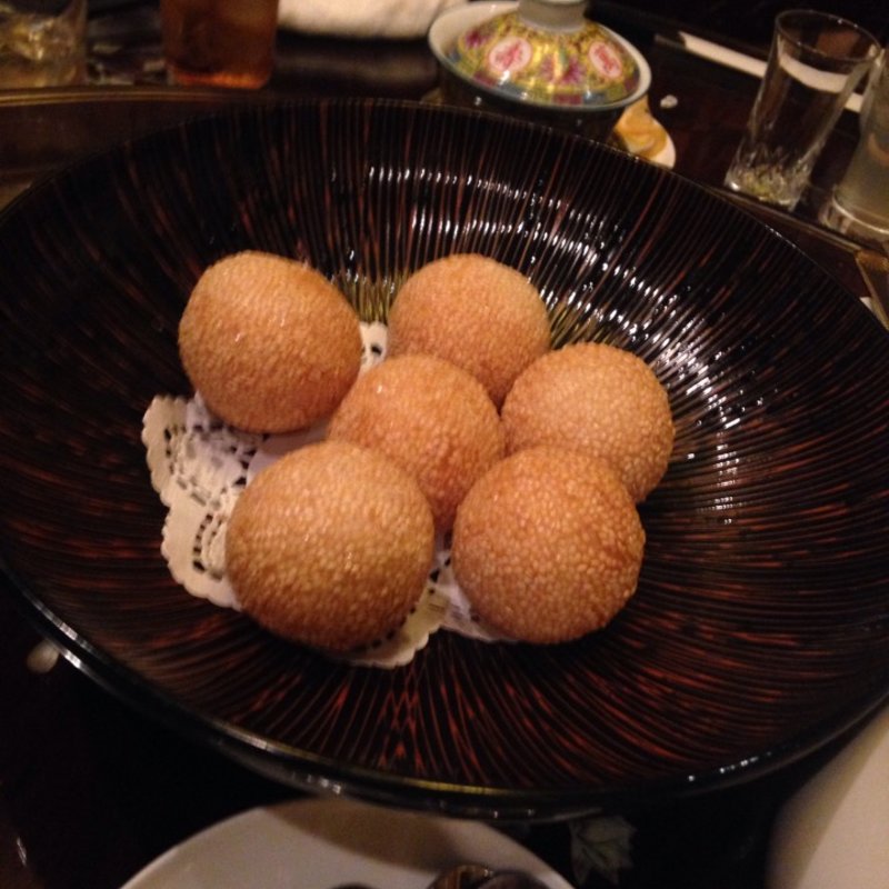 ｺﾞﾏ団子(香港海鮮飲茶楼　心斎橋店)