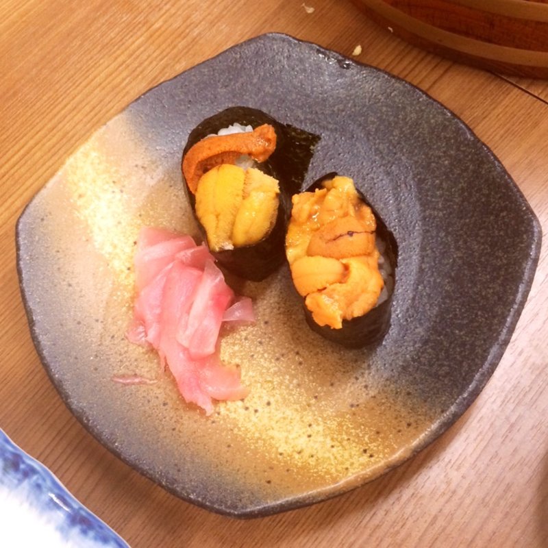 うに軍艦(わら焼きと寿司 駅前 六甲道店)