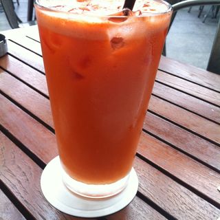Apple, Carrot and Ginger Juice(The Apartment @Suria KLCC)