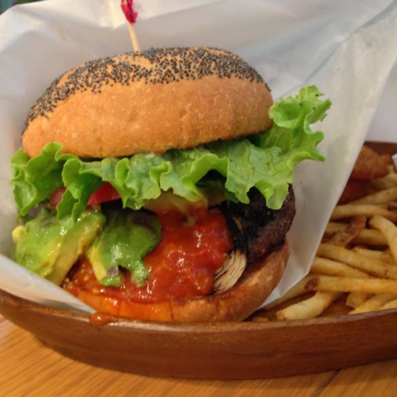 アボカドバーガー(KUA`AINA なんばパークス店)