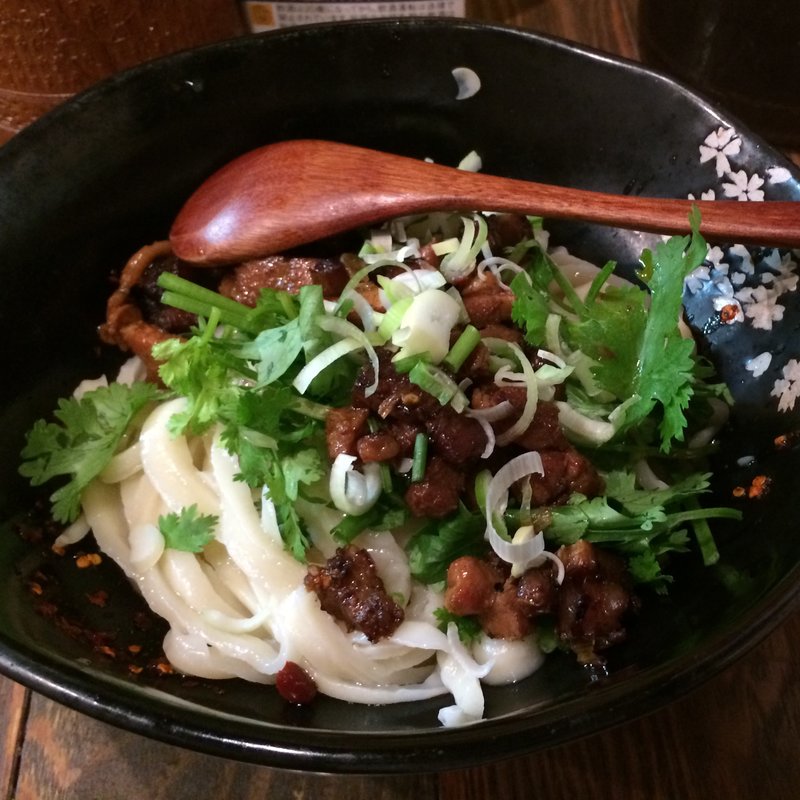 牛肉とパクチーの和え麺(中華第一家 杜記)