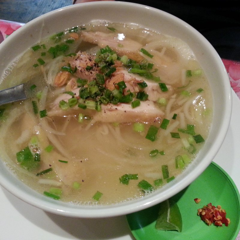 蒸し鶏のフォーランチ(KHANHのベトナムキッチン 銀座999)