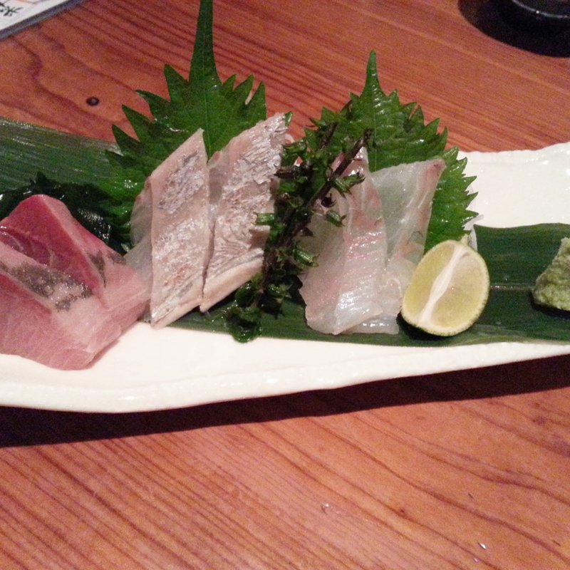 鮮魚盛り合わせ（小盛）(すず家 自由が丘店)