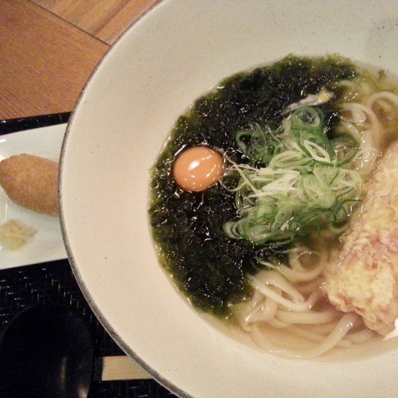 鯛ちくわ天とあおさのりの月見うどん(松玄 恵比寿)