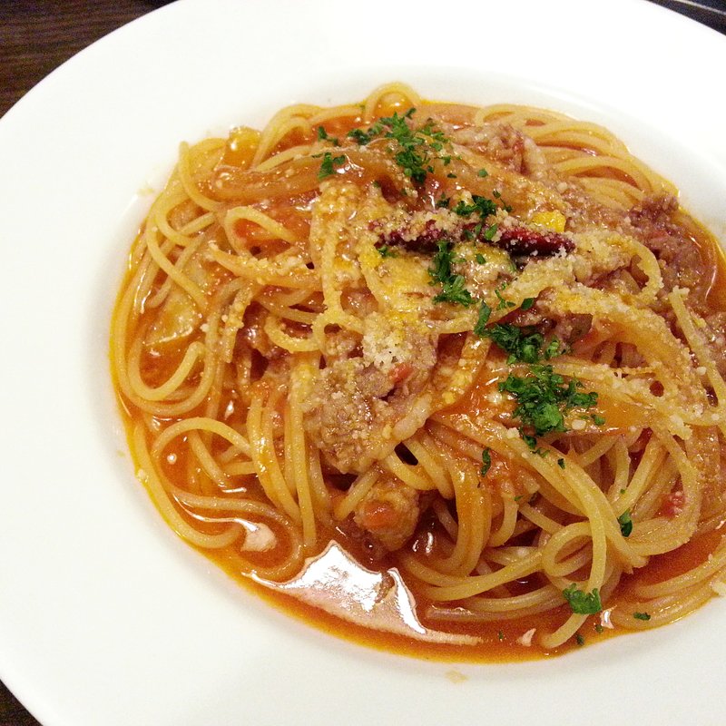 牛肉とゴボウのトマトソースパスタ　赤ワイン風味ランチ(トゥーストゥース　トーキョー)