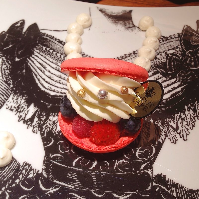 ネックレスプレート ベリーマカロン(キューポット カフェ 本店 （Q-pot CAFE）)