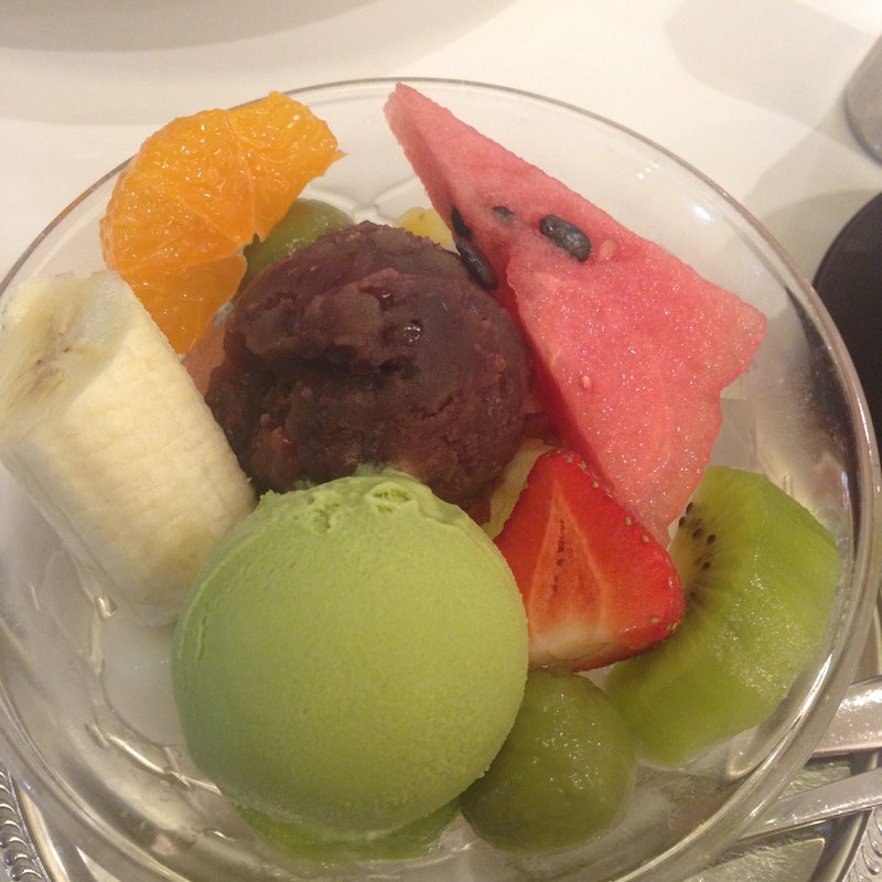 フルーツあんみつ(渋谷西村フルーツ 道玄坂本店)