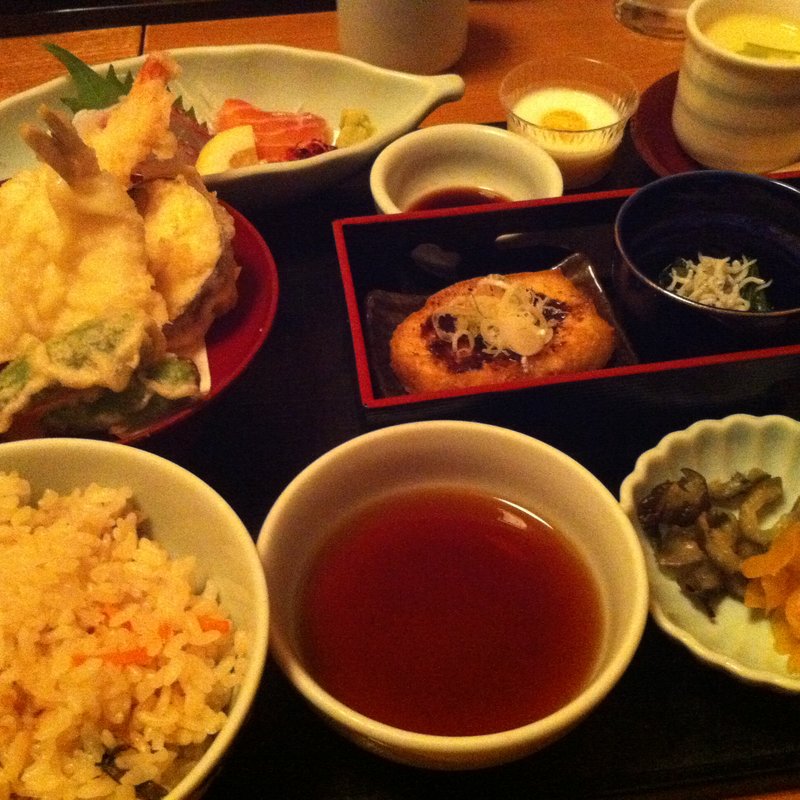 雨滝御膳(四季自然喰処たちばな ヒルトンプラザイースト店 )