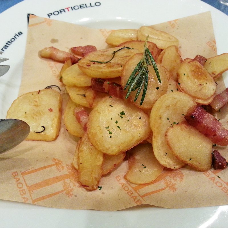 フライドポテトとベーコンのローズマリー風味(ポルティチェッロ 横浜店)