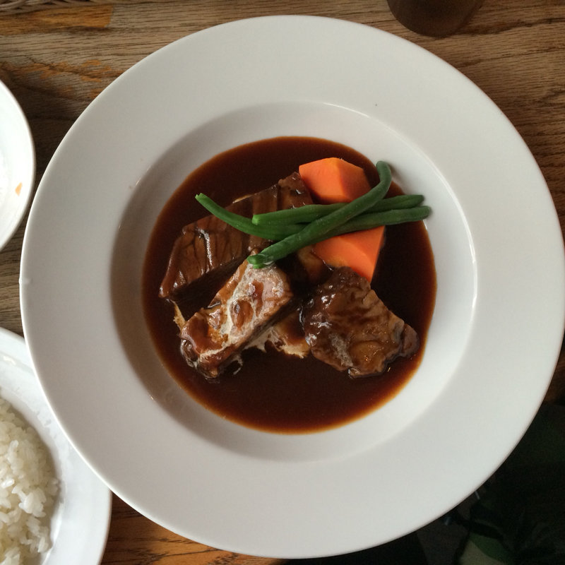 牛ばら肉の赤ワイン煮込み(Yonchome Cafe （ヨンチョウメ カフェ）)