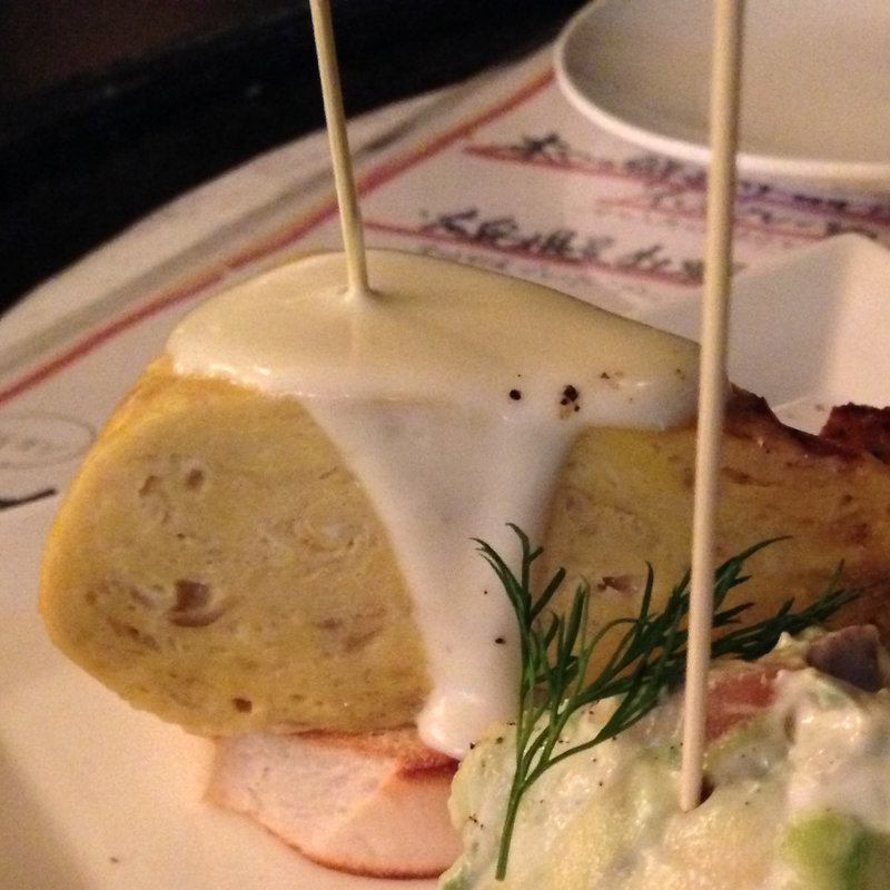 ピンチョス 甘〜く炒めた2色ピーマンのトルティージャ(Hola！ Ginza7 （オラギンザシエテ）)