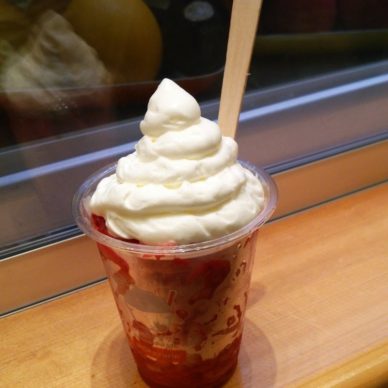いちごけずり(リトルジュースバー 東京新丸ビル店)