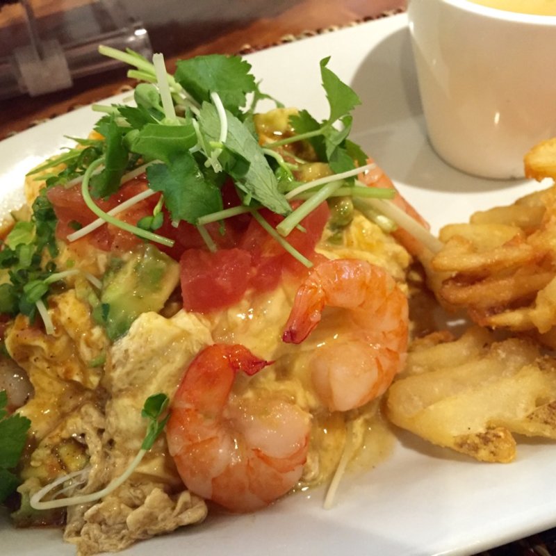 海老とアボカドのオムライス(MOKUOLA Dexee Diner)