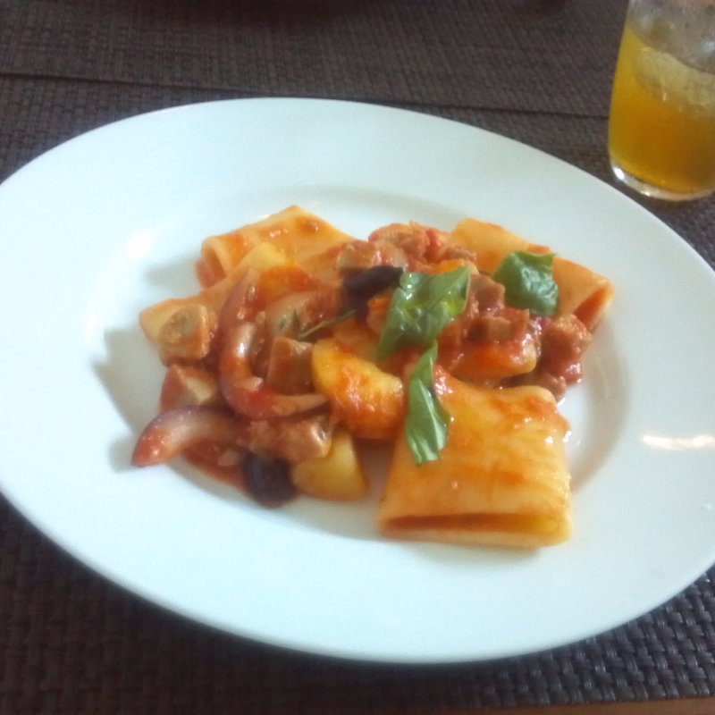 マグロのトマトソースパスタ(MANNA マンナ)